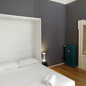  Appartamento Gray Design In Casa Epoca Isola Garibaldi Italia