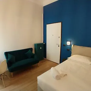  Appartamento Blue Design In Casa Epoca Isola Garibaldi Italia